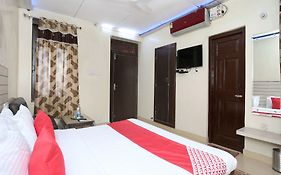 Oyo 11595 Hotel Roxy